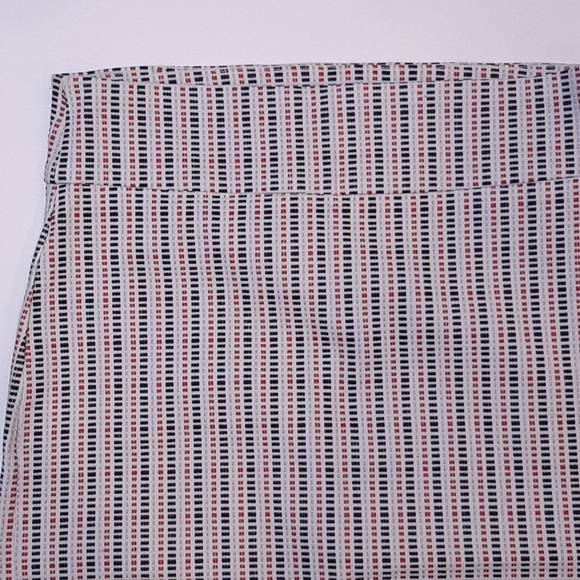 RW&CO Embroidered High Waist Pencil Skirt Textured Stretchy - Picture 2 of 9